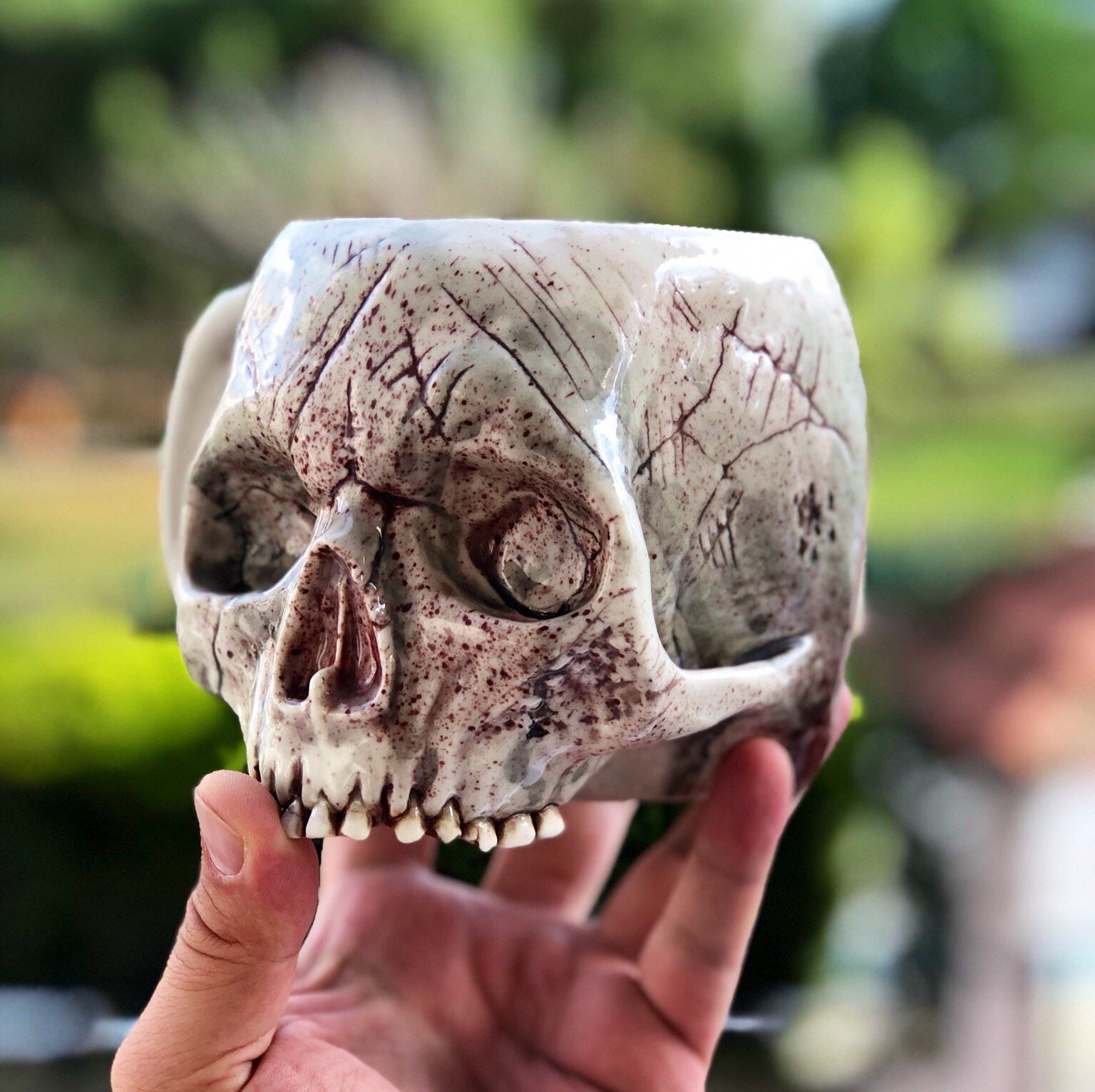 手作りの古代の頭蓋骨マグカップ：30オンスのゴシックセラミックタン