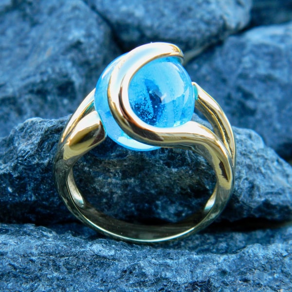 18k Gold Plated Interchangeable ring (over sterling silver) with a 12mm blue glow in the dark glass marble.