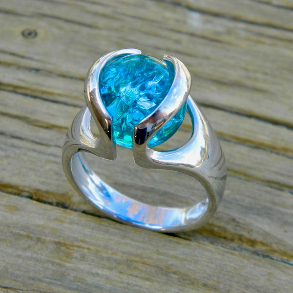 Interchangeable ring with a 12mm clear cracked aqua stone