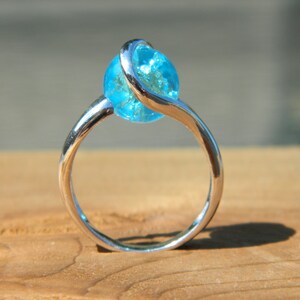 Interchangeable ring with 10mm aqua blue crackle marble