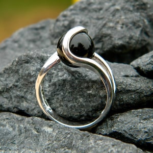 10mm Interchangeable ring with a 10mm black onyx stone