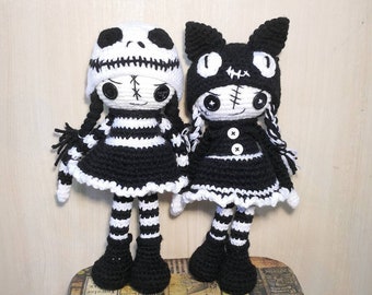 2-en-1 CROCHET PATTERN Halloween poupées, Creepy cute amigurumi goth doll, motif tête de mort, chat au crochet, jolie poupée vaudou