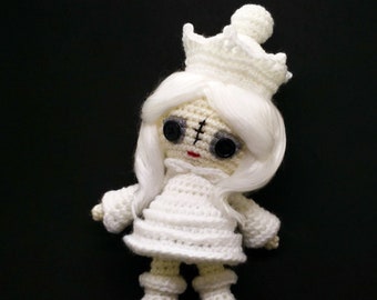 PATRÓN DE CROCHET Reina Blanca, Amigurumi Gótico Blanco, Criaturas Caprichosas, Muñeca Gótica Halloween crochet, Muñeca abuela, princesa crochet kawaii