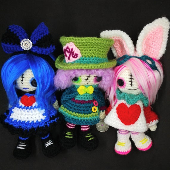 SOLD ハンドメイド・手芸 白ウサギのあみぐるみ