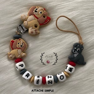 Attache tétine personnalisé en silicone lettre prénom, clip et motif, perle ronde et lentille modèle CHIEN, beige rouge et gris image 1