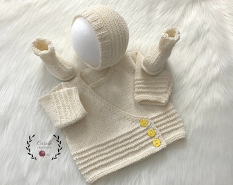 Ensemble brassière ou gilet + bonnet + chaussons, bébé taille 0/3 mois, fait main avec une laine layette 100% coton conçue pour bébé, écru