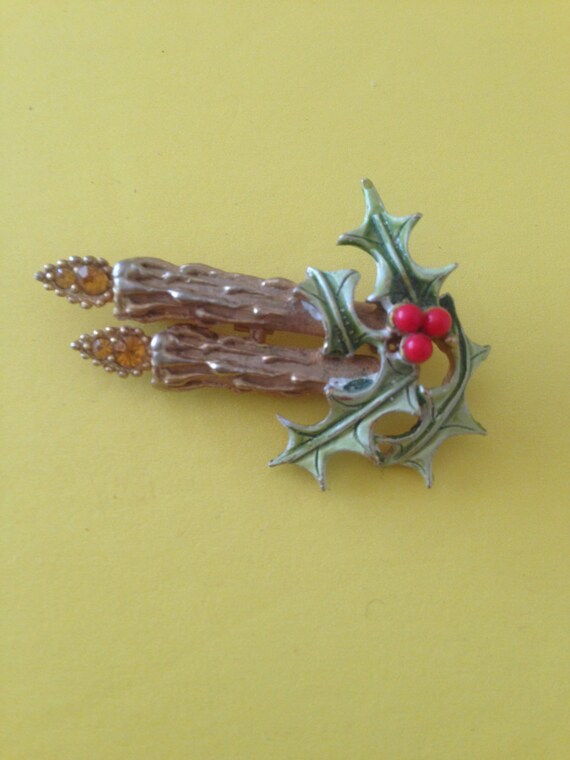 Vintage 1960's Gold Tone Christmas Brooch/Pin--Tw… - image 4