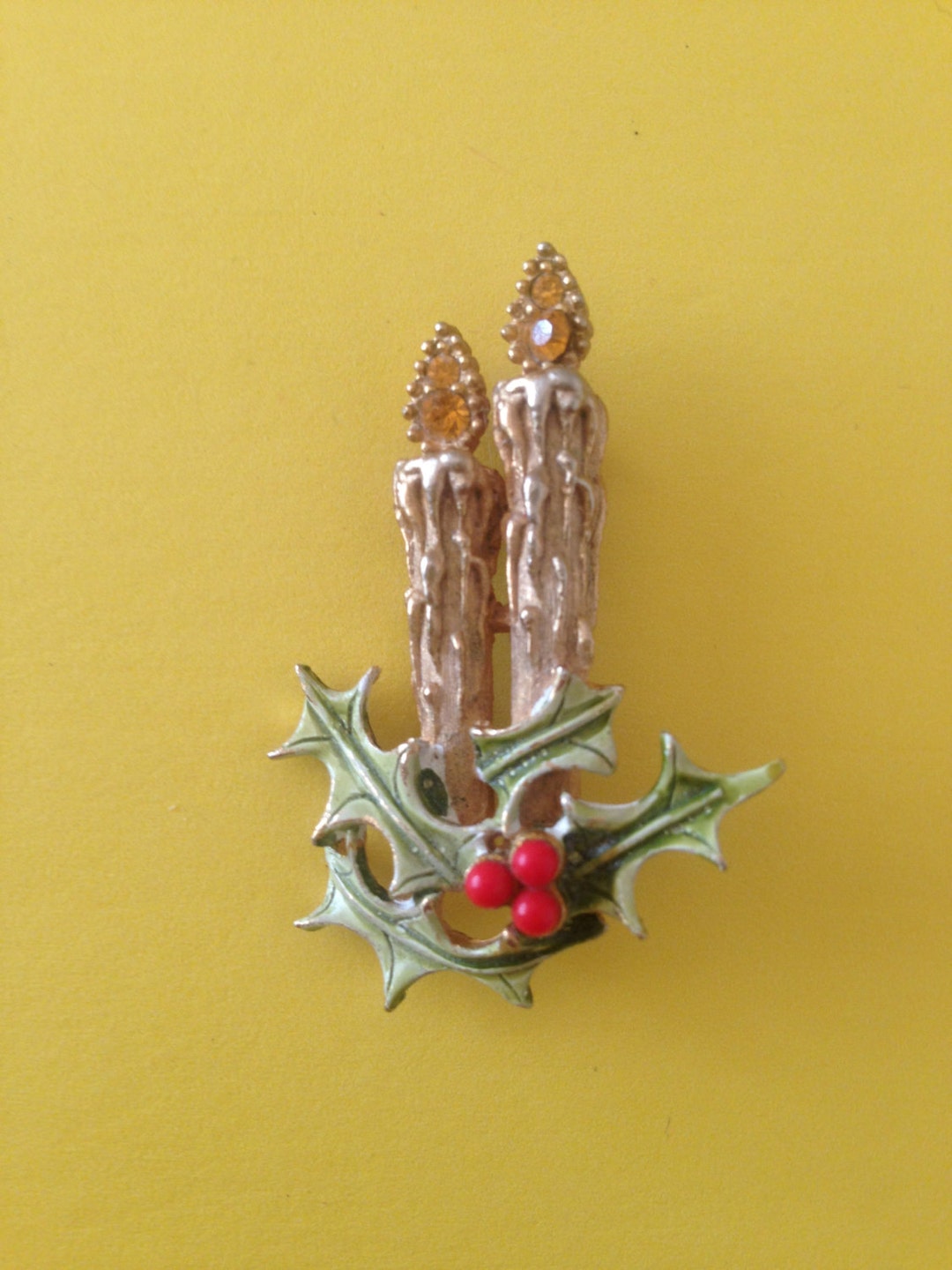 Broche / Pin navideño de tono dorado vintage de 1960: dos velas con ...