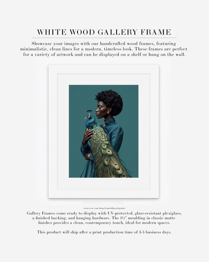 Puede incluir: Marco de galer&iacute;a de madera blanca con acabado mate. El marco rodea un retrato de una persona sosteniendo un pavo real. El texto "WHITE WOOD GALLERY FRAME" est&aacute; en la parte superior.