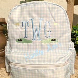 Sac à dos en nylon bleu pour garçon, taille bambin. Petit sac pour enfants d'âge préscolaire monogrammé Golf. Sac à langer personnalisé. Cadeau baby shower