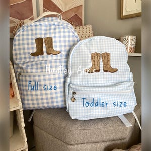 Sac à dos pour bottines de cowboy vichy pour garçon, bleu cartable en nylon pour tout-petit/grande taille. Sac préscolaire monogrammé. Sac à langer personnalisé. Cadeau baby shower