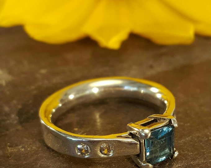 Stunning Handmade Ladies Ring with a Basket Set 5mm Square Facetted London Blue Topaz.