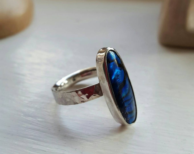 Contemporary Sterling Silver Ladies Ring with Thick Bezel Set Iridescent Pau Shell