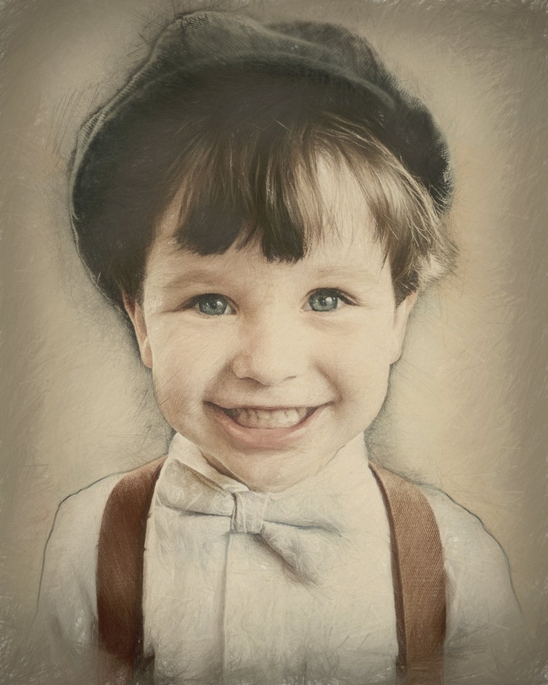 Pu&ograve; includere: Un ritratto di un bambino sorridente con un berretto scuro, una camicia bianca, un papillon e bretelle marroni. Il bambino ha gli occhi azzurri e un'espressione allegra. L'immagine ha uno stile artistico vintage.
