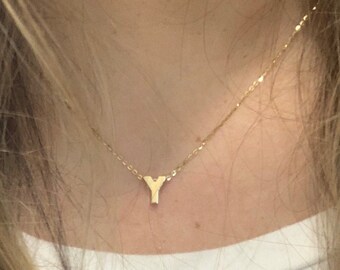 Collar con inicial de oro macizo de 14 k: delicado colgante con letra personalizada