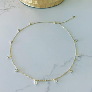 Gargantilla pequeña con diamantes, delicada circonita cúbica de 4 mm, plata de ley con circonita cúbica, estilo interestelar.