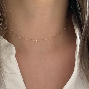 Gargantilla de estrella de oro de 14K / Collar de gargantilla de oro / Collar de estrella / Gif para ella / Joyería delicada