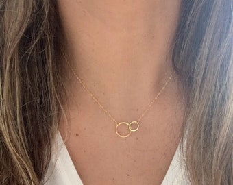 Gold Interlocking Two Circle Necklace, Gold Choker, Minimalist Charm, Elegant Necklace, Mom gift, Everyday Jewelry,Gold over Sterling Silver