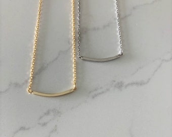 Sierlijke sterlingzilveren ketting met gebogen staaf: horizontale staaf, zirkonia