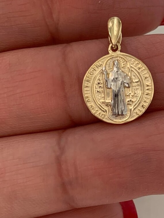 St. Benedict Medal - 14kt Gold Round Pendant (2 Sizes)