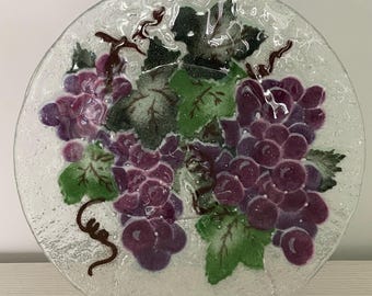 VTG Folio Art Hand Painted Fused Glass 8.5” Plate, Purple Grapes On Vine