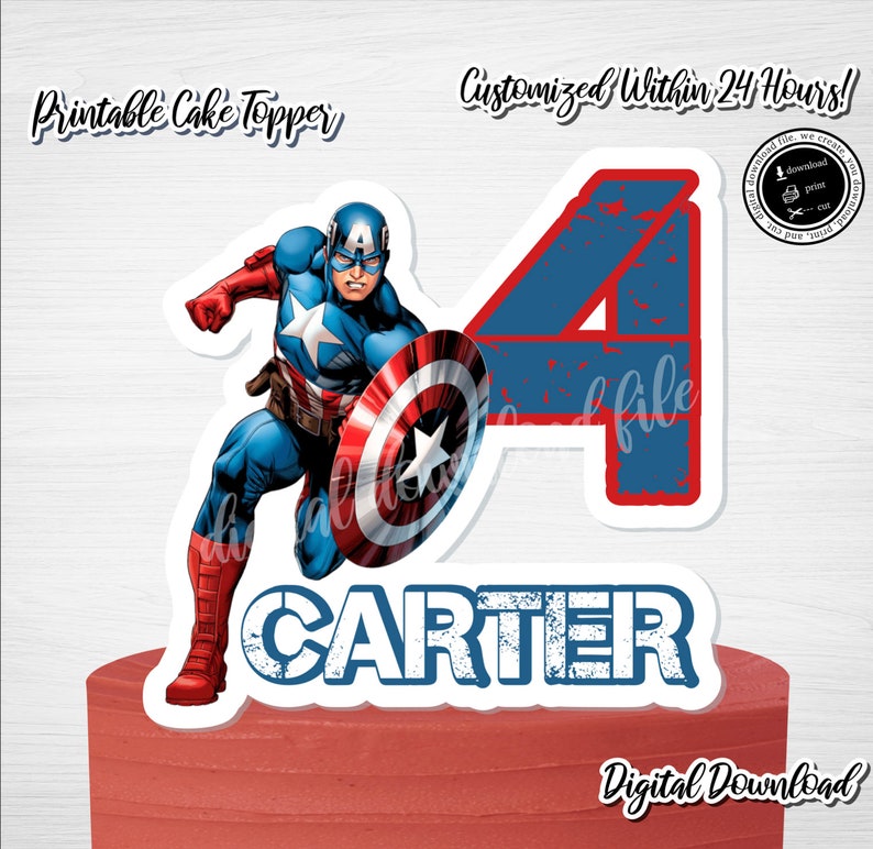 Puede incluir: Topper de pastel imprimible con Captain America, un n&uacute;mero 4 azul y el nombre "CARTER" en una fuente desgastada. El topper est&aacute; dise&ntilde;ado para un pastel de cumplea&ntilde;os y es una descarga digital.