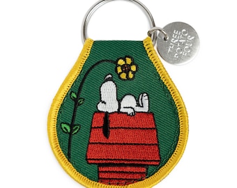 Three Potato Four x Peanuts® - Snoopy Doghouse Flower Patch Keychain