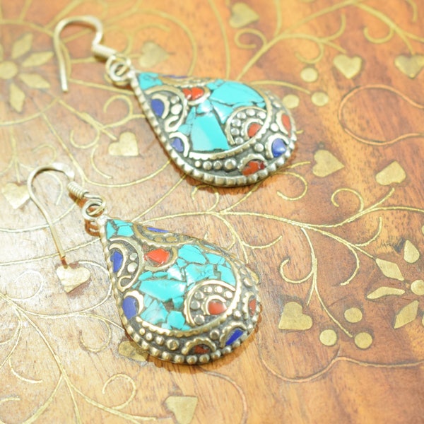 Earrings Boho, tribal pearl with turquoise lapis lazuli and coral. Style boho Gypsy Hippie vintage 5.6 x 2.5