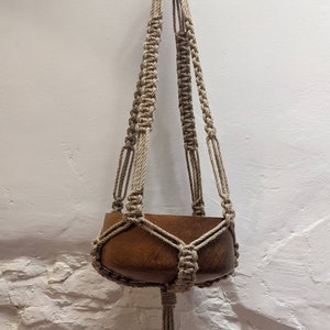 Jute Makramee Pflanzenampel, Makramee Pflanzenampel, natürliche Pflanzenampel, rustikale Pflanzenampel, Topflappen, Geschenk für Pflanzenliebhaber