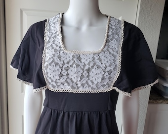 Vintage 70er Schwarzes Kurzes Flatterärmel A-Linie Maxi Kleid