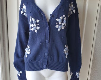 Cherry Stix LTD Vintage 90er Blaue Blume Bestickter Strickpullover Cardigan Small