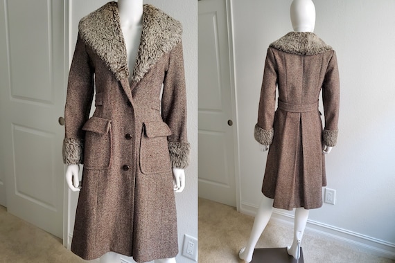 Vintage 70s Long Wool Coat with Faux Fur Collar, L