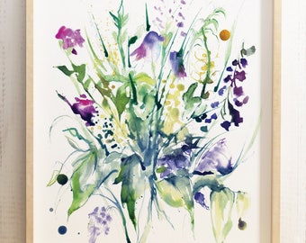 Puede incluir: Una pintura de acuarela de un ramo de flores silvestres de color púrpura, azul y amarillo. Las flores están pintadas en un estilo suelto y abstracto, con salpicaduras de color y espacio en blanco.