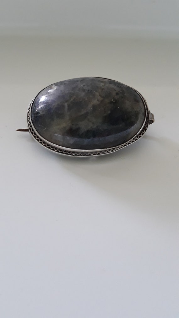 Antique Victorian Veined Moss Agate Brooch With St