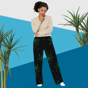 Fifth Degree® Pantalones Pot Leaf Potleaf Conjunto Stoner para mujer Pijamas de marihuana Marihuana Cannabis Pijama de pierna ancha PJ 420