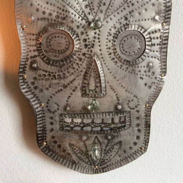 Silver-coloured Day of the Dead Skull, (- please read the full description!)