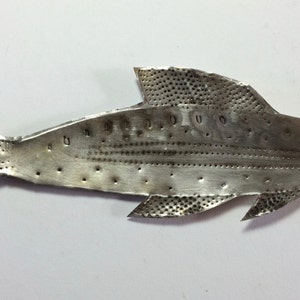 Silver fish (please read the full description!) Due to imposed tariffs currently NOT shipping to USA - See description