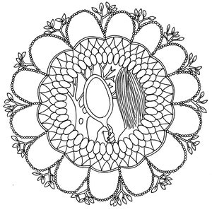 Pode incluir: Um desenho a preto e branco de um mandala com um espelho e uma árvore no seu interior. O mandala é rodeado por um círculo de folhas.