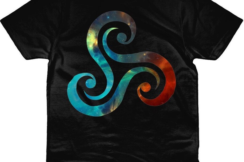 Tee size XS-5XL Yoga Tee Ethical 100/% Organic Cotton T-shirt Sustainable Celtic Triskele Eco Friendly Triskelion Tee