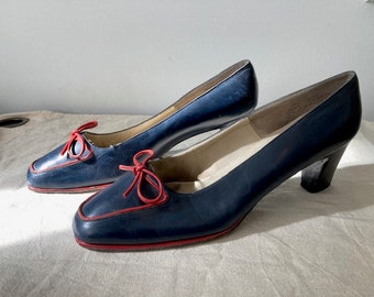 Navy with red trim 1970's pumps