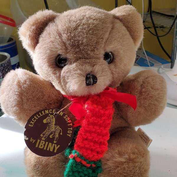 Vintage Ibiny collectible softtoy teddy bear Christmas colored scarf made in USA 1985 with original tag