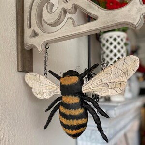 BEE Arrow Replacement Indoor or Outdoor Decor