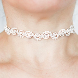 Thin White Swirled Choker
