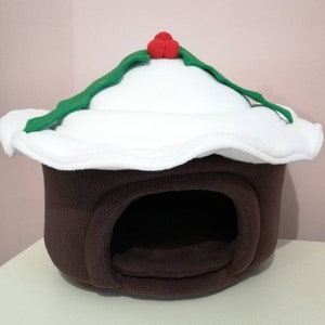 Guinea Pig Fleece Christmas Pudding Themed House Bed