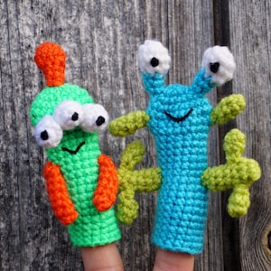 Crochet Monster Finger Puppets – Alien Amigurumi Toy Set – Funny Handmade Gift for Kids, Puppet Lovers, Party Favors, Stocking Stuffer