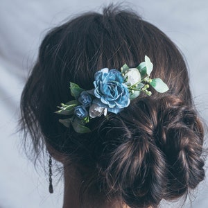 Wedding hair accessories for bride, Dusty blue flower hair comb, Greenery wedding bridal accessory, Boho winter wedding, Greenery hair piece image 2
