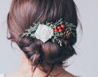 Winter wedding hair accessories Christmas hair comb Greenery hairpiece Pine cones headpiece Bridal hair Bridesmaids hair comb boutonniere