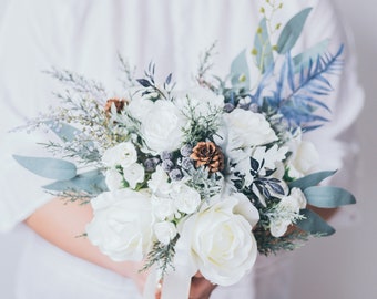 Winter wedding bouquet, Christmas bridal bouquet, White wedding bouquet with pine cones, Eucalyptus wedding bouquet, Boho wedding bouquet