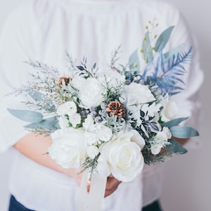 Winter wedding bouquet, Christmas bridal bouquet, White wedding bouquet with pine cones, Eucalyptus wedding bouquet, Boho wedding bouquet