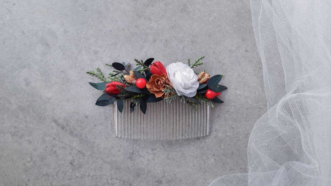 Winter Wedding Hair Accessories - Pine Greenery Hair Comb Winter Wedding Hair Accessories - Pine Greenery Hair Comb